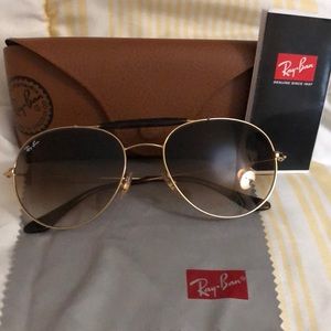 RAY-BAN WOMEN’S AVIATOR SUNGLASSES